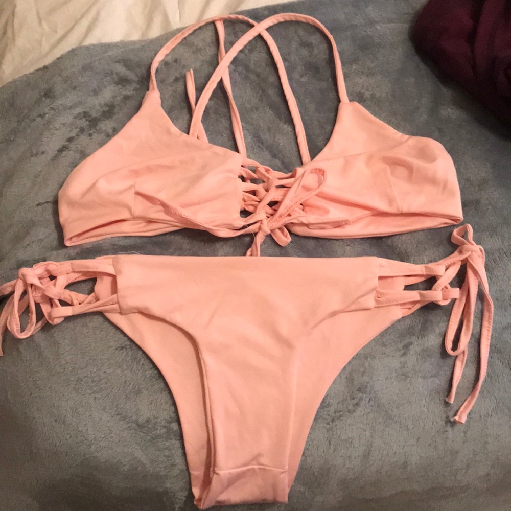 Gorgeous light pink bikini set
